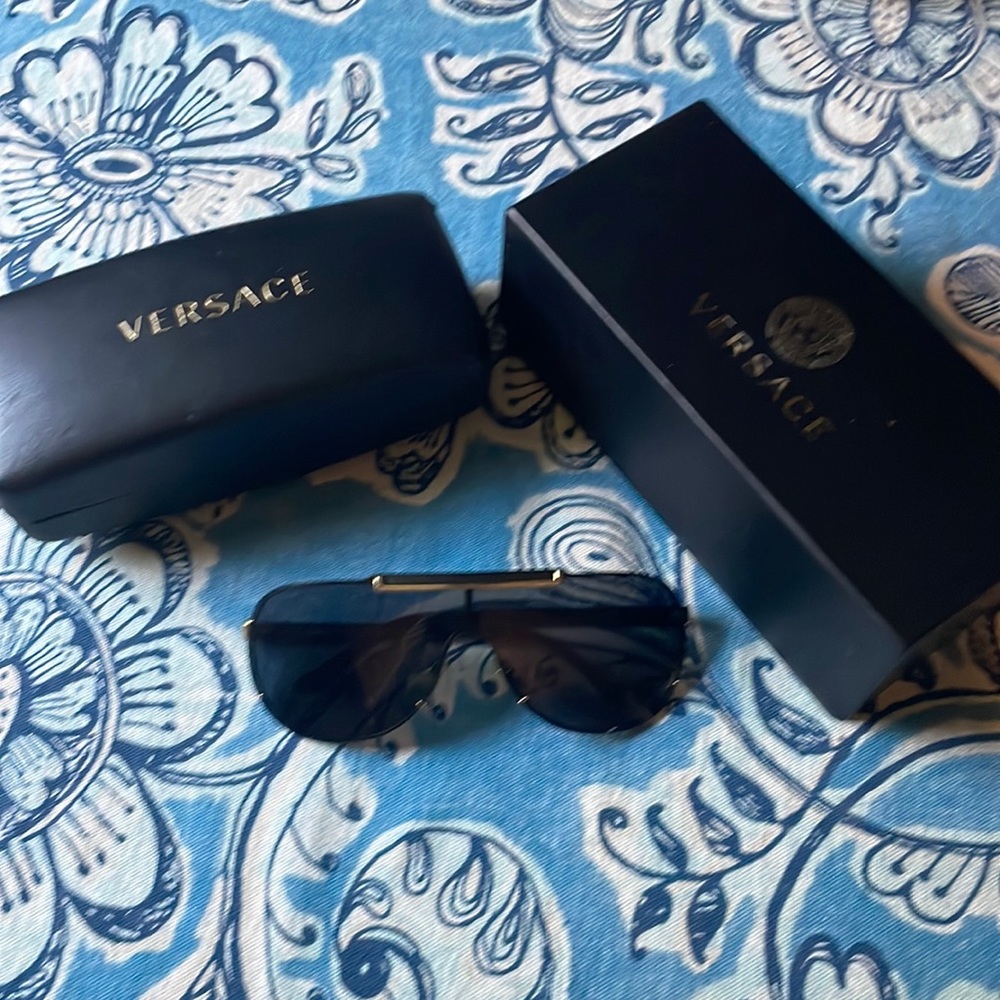 Versace Windshield Style Sunglasses - image 1
